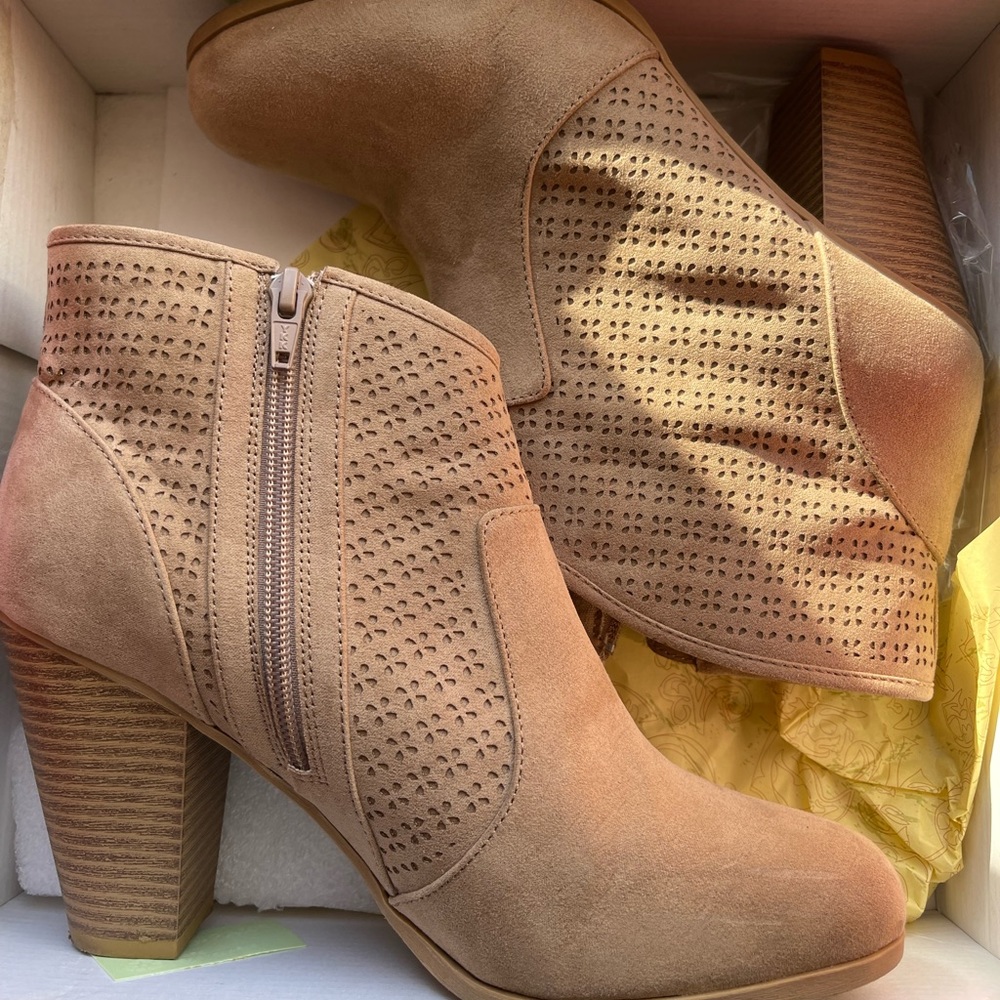 Tan Heeled Boots